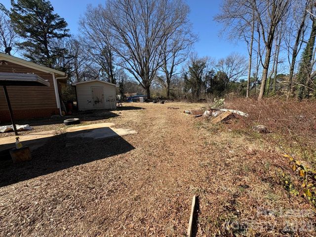 1103 Auten Road, Charlotte, NC 28216