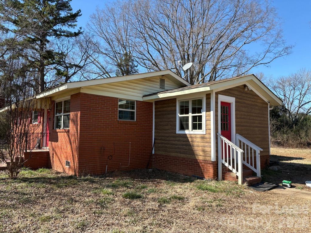 1103 Auten Road, Charlotte, NC 28216