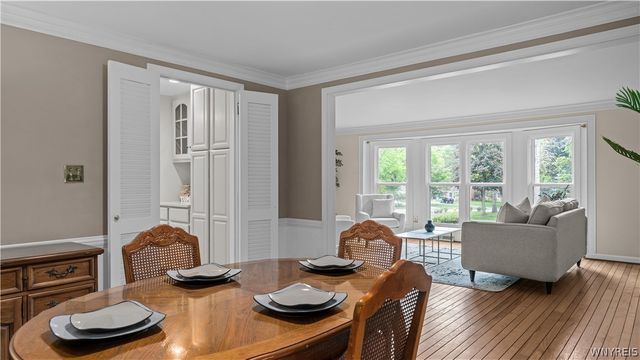 6 Stonehenge Court, Orchard Park, NY 14127