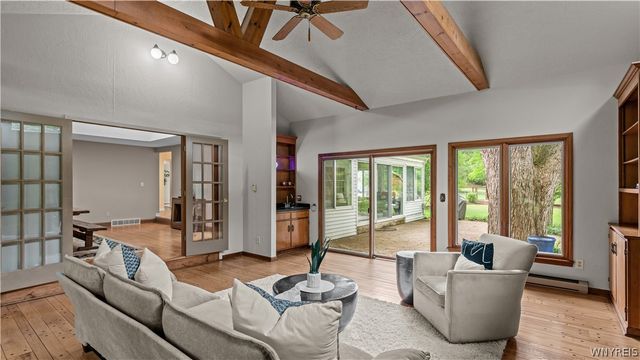 6 Stonehenge Court, Orchard Park, NY 14127