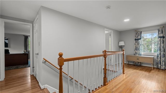 6 Stonehenge Court, Orchard Park, NY 14127