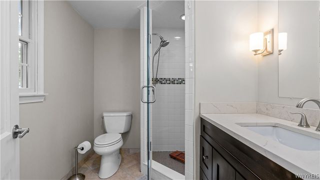 6 Stonehenge Court, Orchard Park, NY 14127