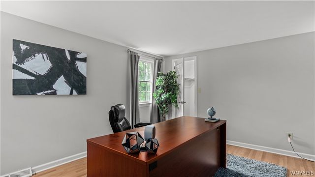 6 Stonehenge Court, Orchard Park, NY 14127