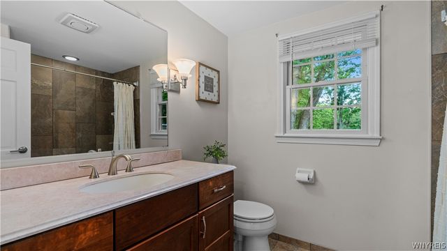 6 Stonehenge Court, Orchard Park, NY 14127
