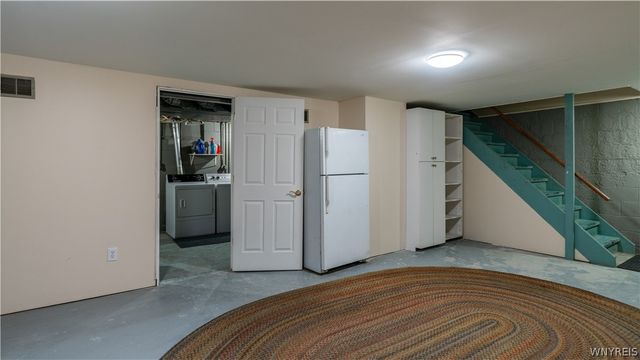 6 Stonehenge Court, Orchard Park, NY 14127