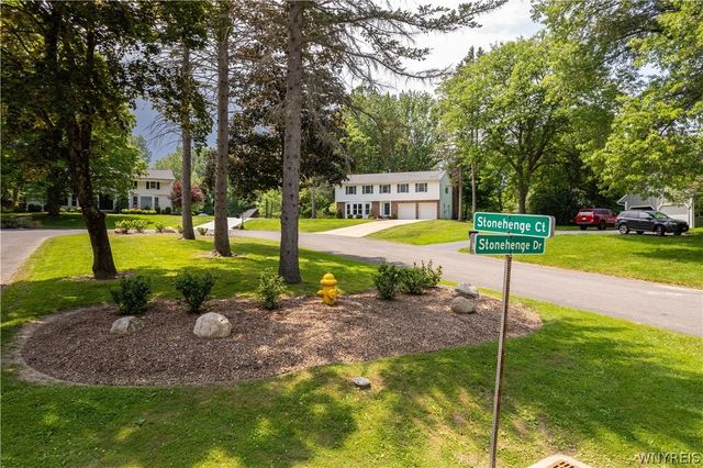 6 Stonehenge Court, Orchard Park, NY 14127