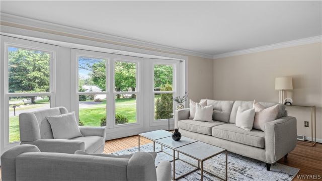 6 Stonehenge Court, Orchard Park, NY 14127