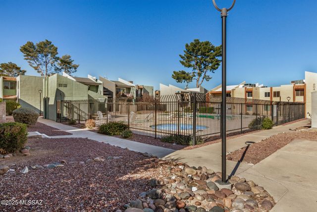 820 S Langley Ave Unit 205, Tucson, AZ 85710