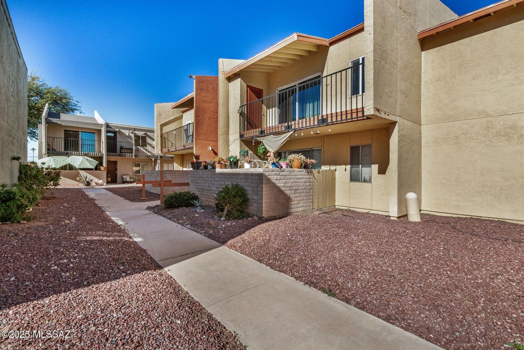 820 S Langley Ave Unit 205, Tucson, AZ 85710