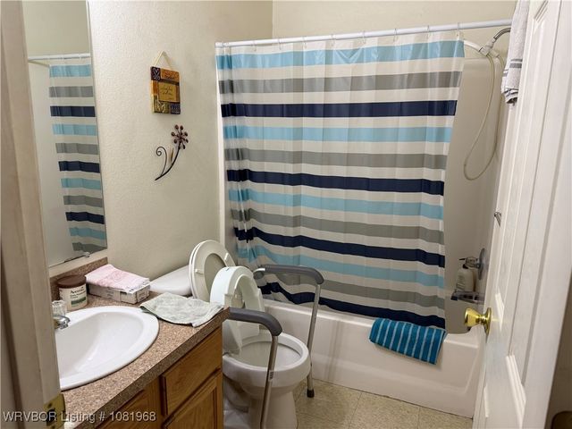 891 W Choctaw Avenue, Sallisaw, OK 74955