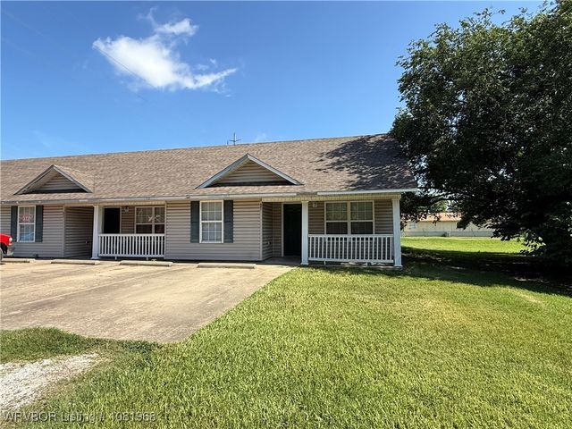 891 W Choctaw Avenue, Sallisaw, OK 74955