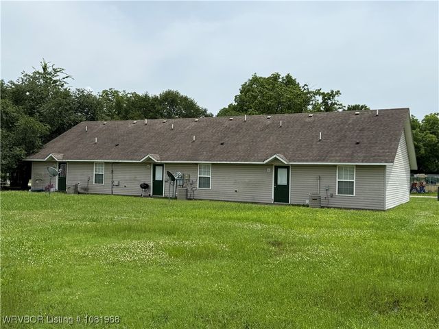 891 W Choctaw Avenue, Sallisaw, OK 74955