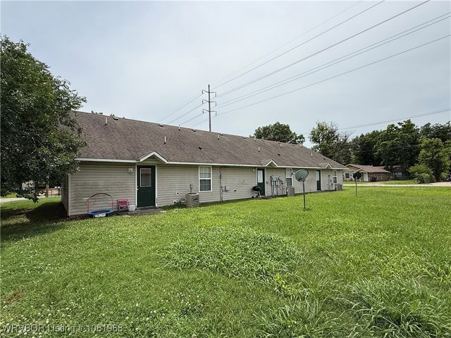 891 W Choctaw Avenue, Sallisaw, OK 74955