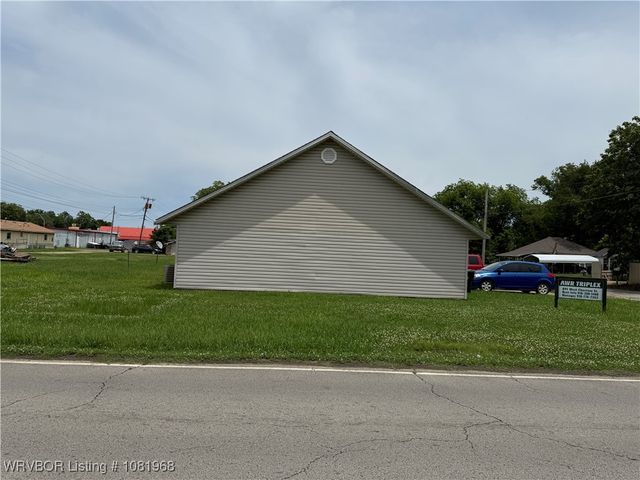 891 W Choctaw Avenue, Sallisaw, OK 74955