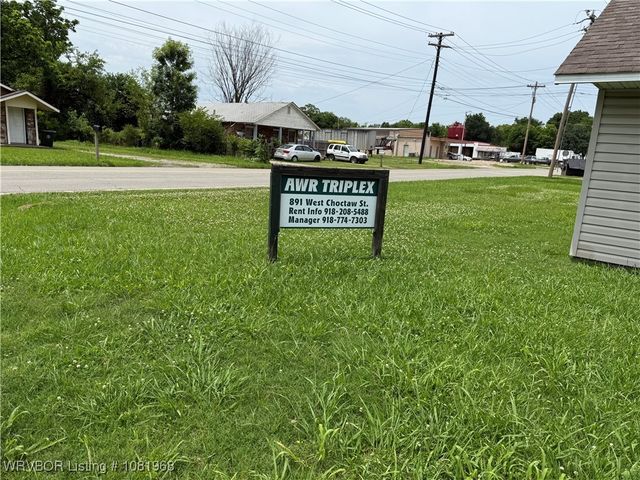 891 W Choctaw Avenue, Sallisaw, OK 74955