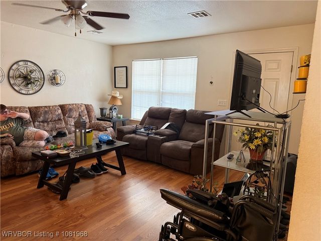 891 W Choctaw Avenue, Sallisaw, OK 74955