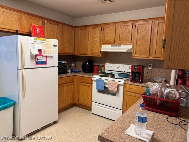 891 W Choctaw Avenue, Sallisaw, OK 74955