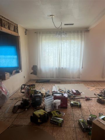 9021 Lomax Street, Houston, TX 77093