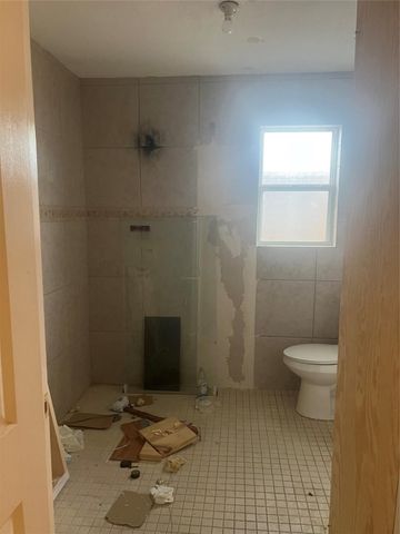 9021 Lomax Street, Houston, TX 77093