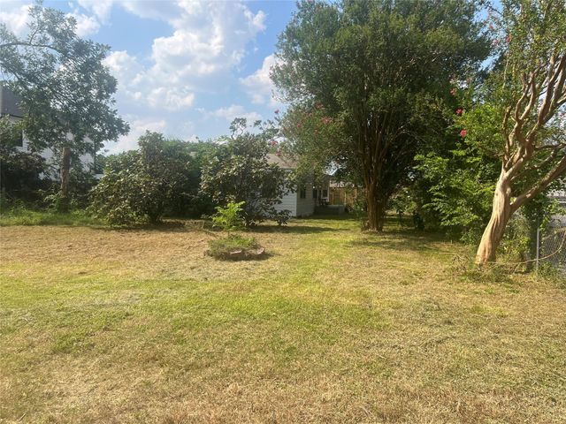 9021 Lomax Street, Houston, TX 77093