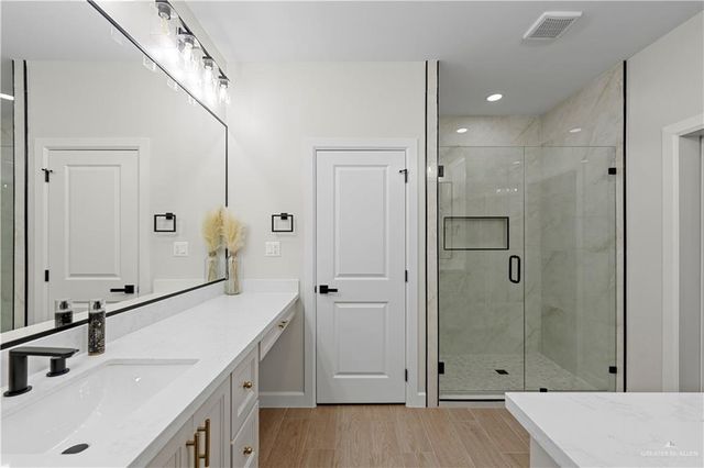 1015 Azalea Street, Mission, TX 78573