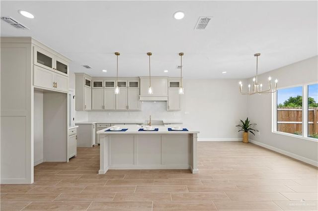 1015 Azalea Street, Mission, TX 78573