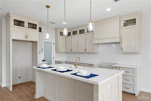 1015 Azalea Street, Mission, TX 78573