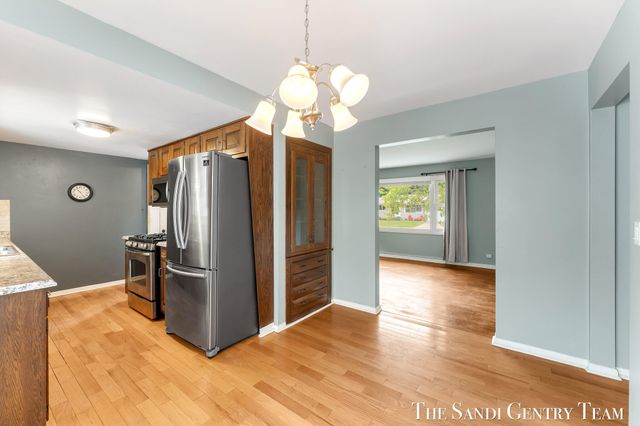 1015 Taylor Avenue, Grand Haven, MI 49417