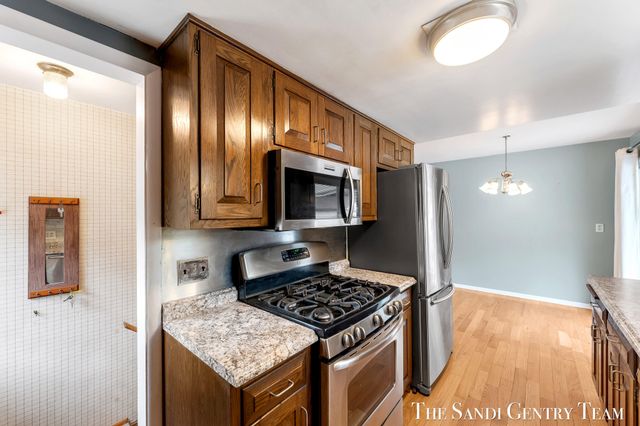 1015 Taylor Avenue, Grand Haven, MI 49417
