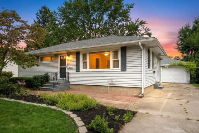 1015 Taylor Avenue, Grand Haven, MI 49417