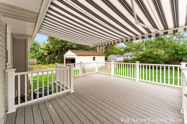 1015 Taylor Avenue, Grand Haven, MI 49417