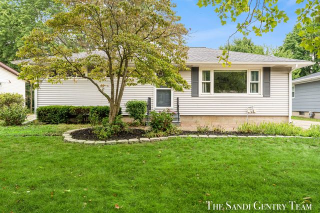 1015 Taylor Avenue, Grand Haven, MI 49417