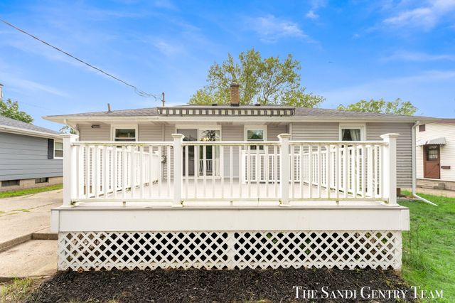 1015 Taylor Avenue, Grand Haven, MI 49417