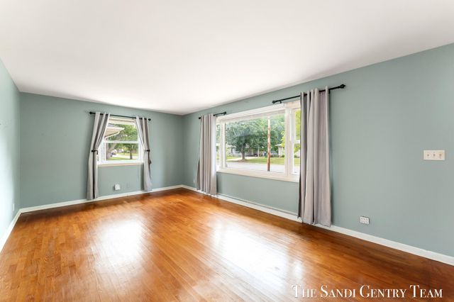 1015 Taylor Avenue, Grand Haven, MI 49417