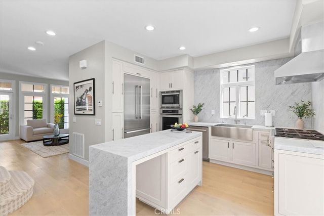 2534 Bungalow Place, Corona Del Mar, CA 92625
