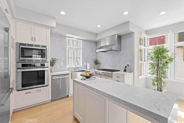 2534 Bungalow Place, Corona Del Mar, CA 92625