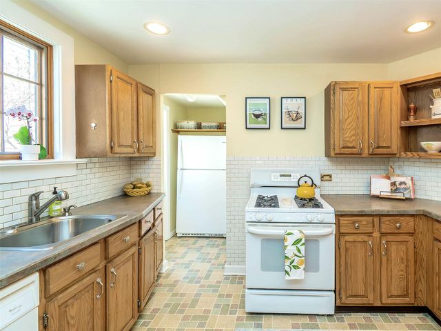 100 Highland Avenue, Port Washington, NY 11050