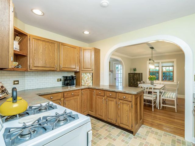 100 Highland Avenue, Port Washington, NY 11050