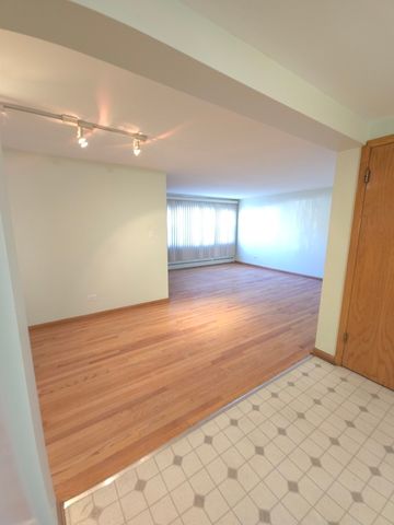 3707 Clarence Avenue Garden, Berwyn, IL 60402