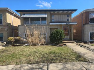 3707 Clarence Avenue Garden, Berwyn, IL 60402