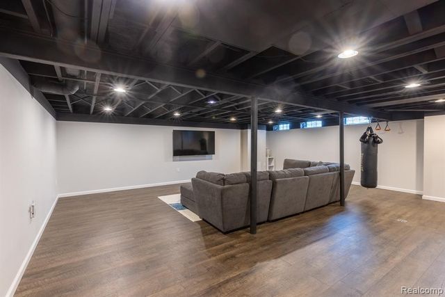 2857 Sherbourne Drive, Troy, MI 48083