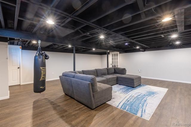 2857 Sherbourne Drive, Troy, MI 48083