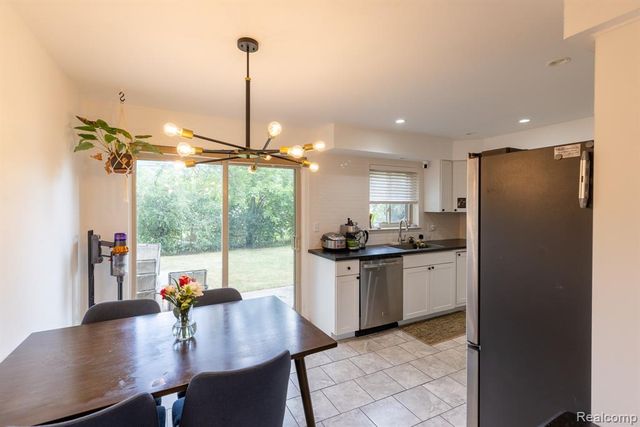 2857 Sherbourne Drive, Troy, MI 48083