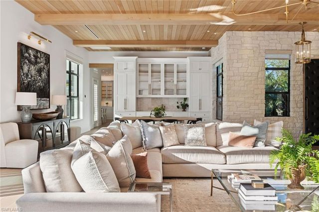 186 North ST, Naples, FL 34108