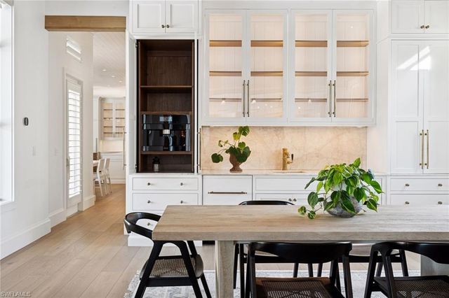 186 North ST, Naples, FL 34108