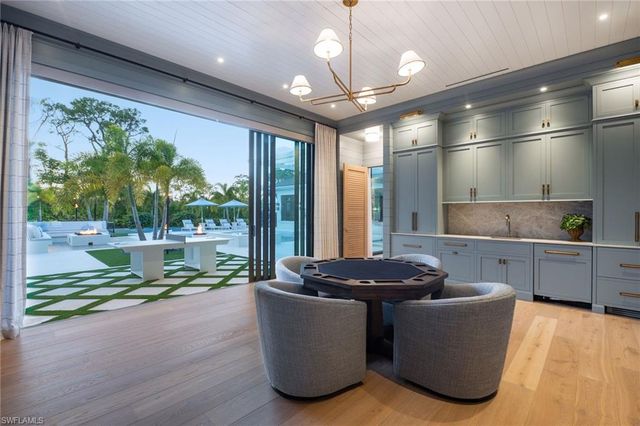 186 North ST, Naples, FL 34108