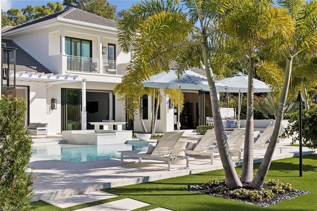 186 North ST, Naples, FL 34108