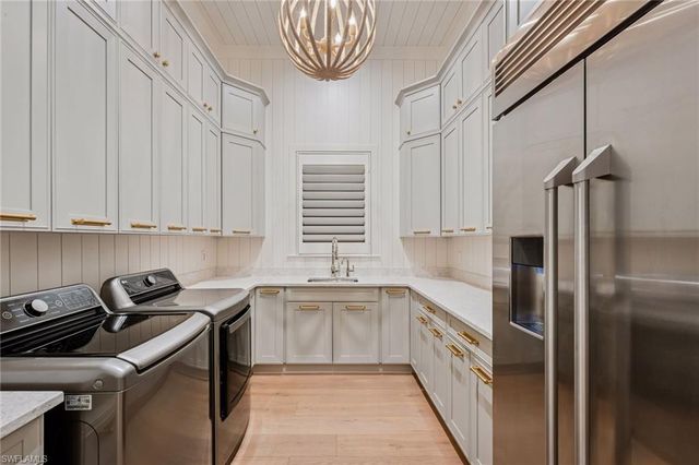 186 North ST, Naples, FL 34108