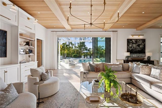 186 North ST, Naples, FL 34108