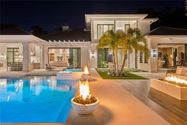 186 North ST, Naples, FL 34108